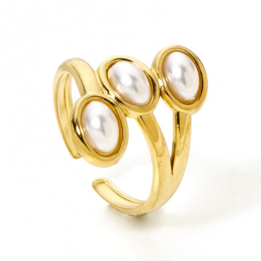 Pearl x 3 Ring